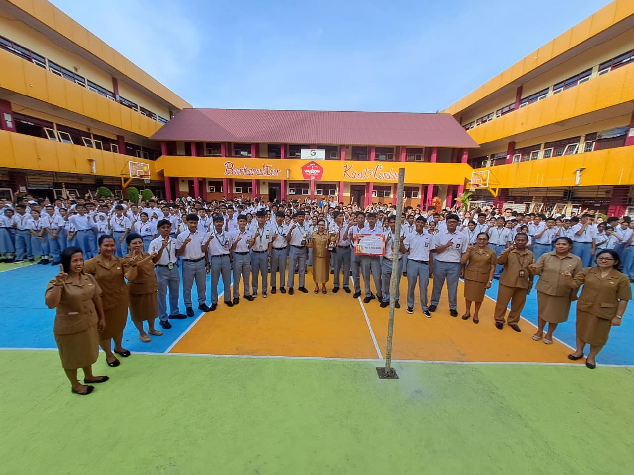 Apel Pagi Istimewa: Penghargaan untuk Juara Smaver Cup