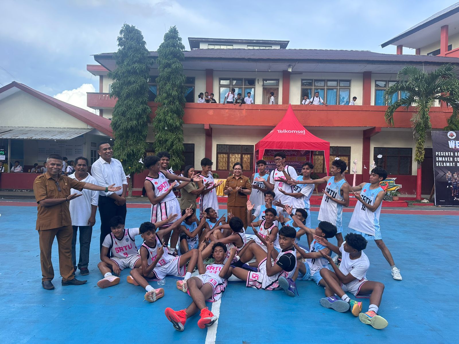 Pertandingan antar Tim Smansa Warnai Pembukaan Smaver Cup