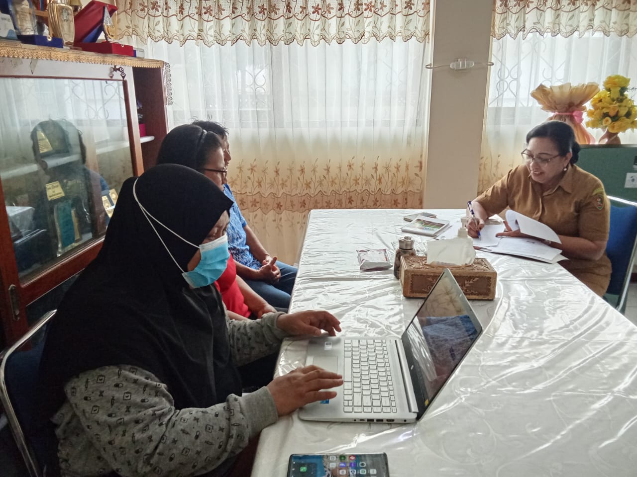 Kunjungan Tim Penilai Sertifikat Halal bagi Kantin Sekolah: