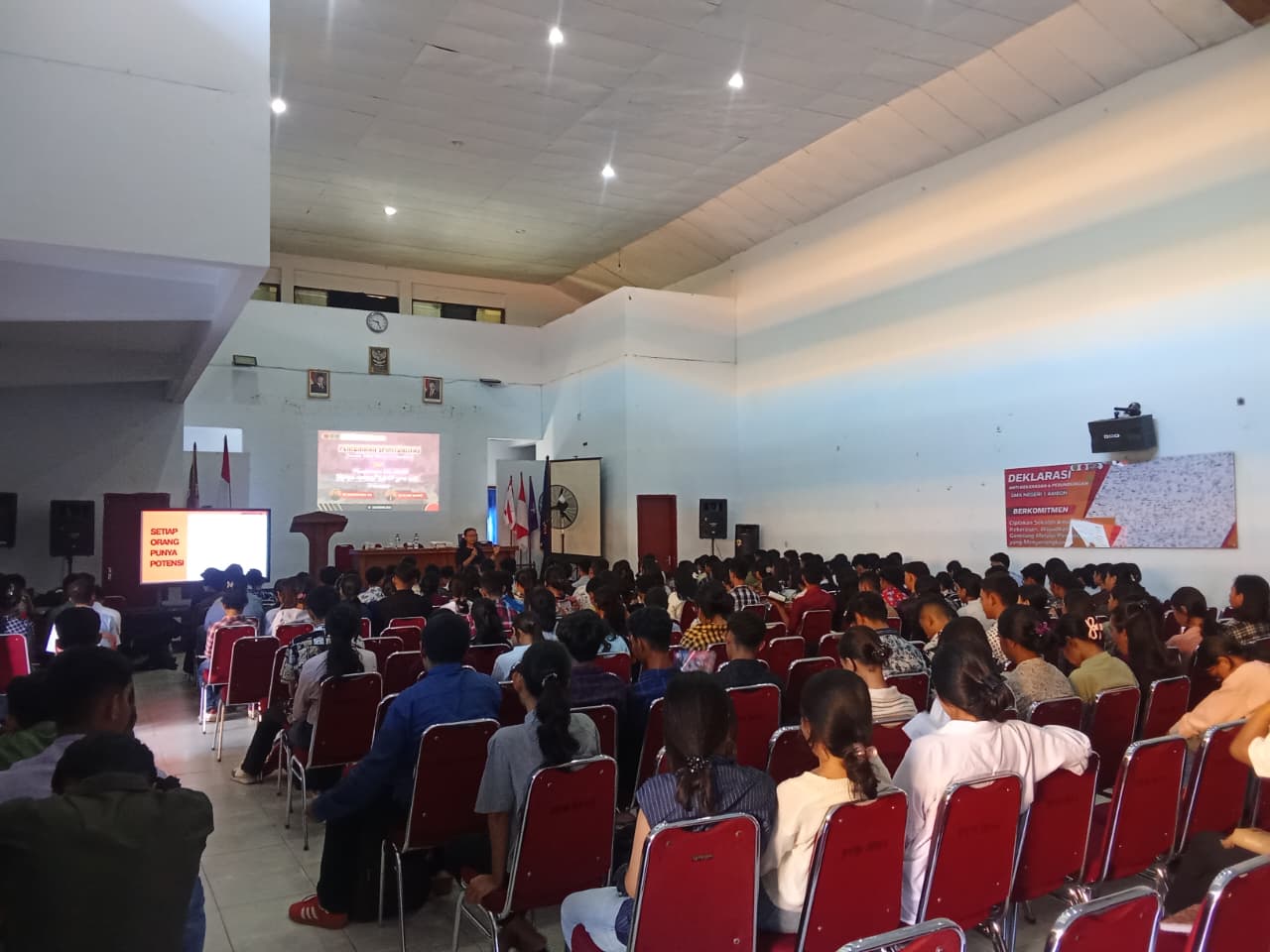 Hari Kedua Pembinaan Spiritualitas: Menggali Keunikan dan Talenta Siswa SMA Negeri 1 Ambon